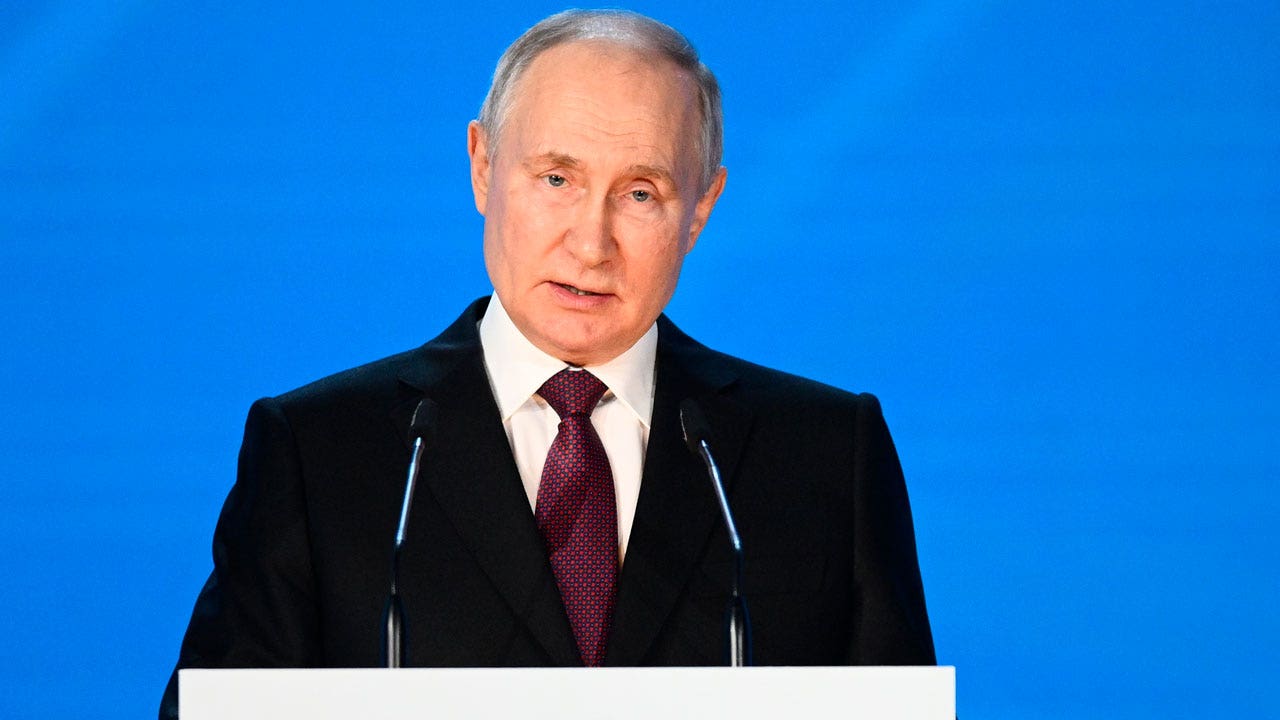 Putin agrees to continue allowing Ukrainian grain exports, threatens retaliation for noncompliance