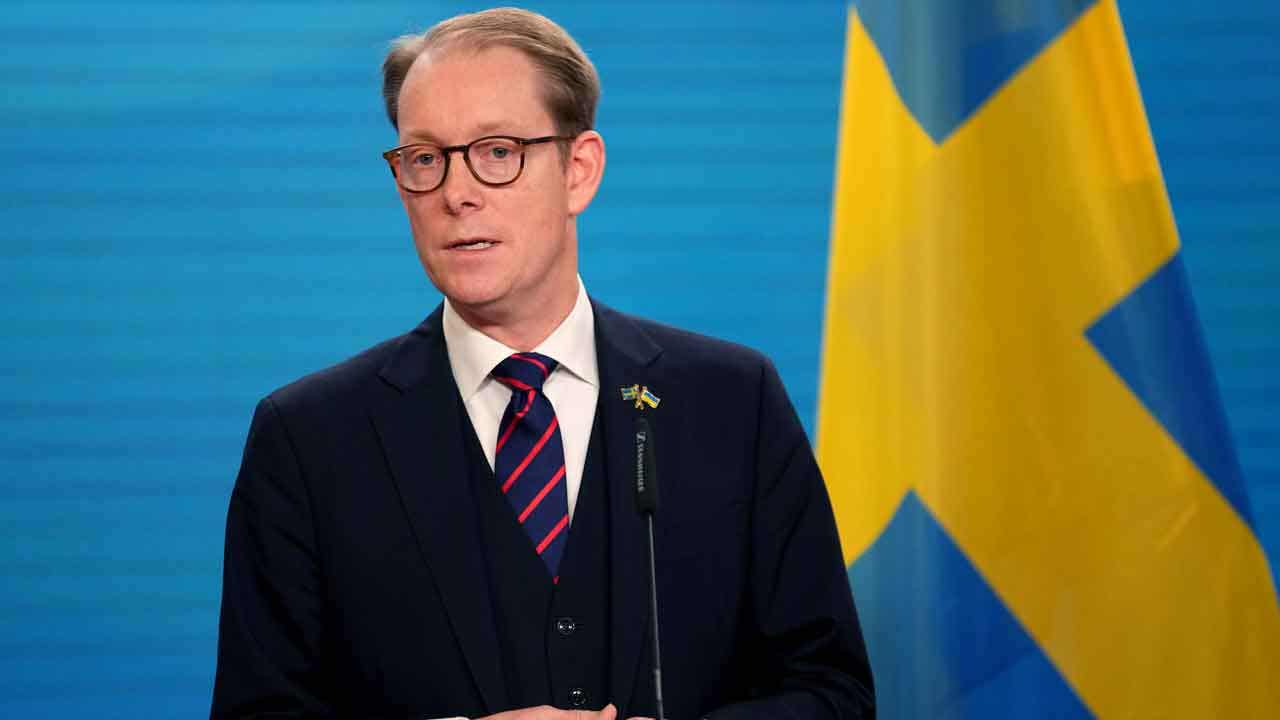 Sweden asks 5 Russian embassy employees to leave country after suspecting them of spying