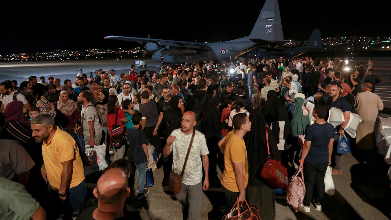 Nearly 1,000 Americans extracted from Sudan as evacuations continue, State Department says