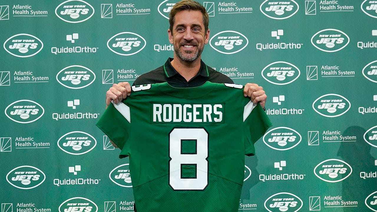 Buffalo Bills, NY Jets Tickets 2023: Aaron Rodgers Debut, Discount Code –  StyleCaster