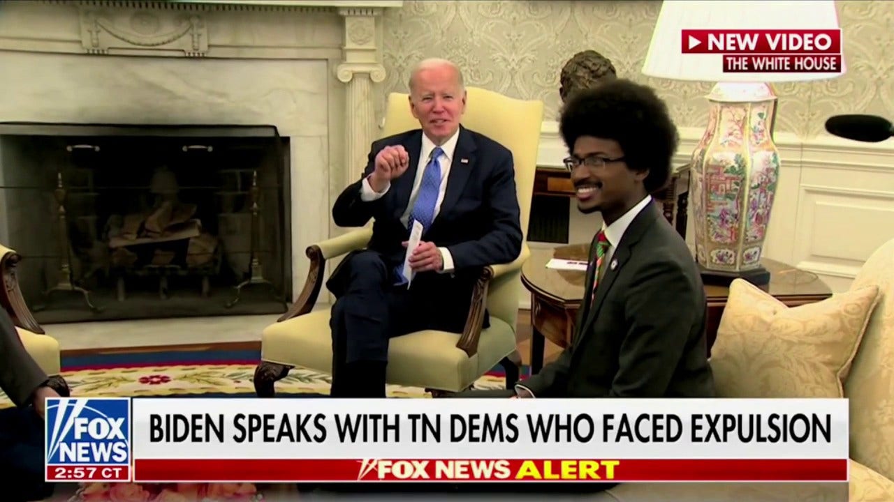 Biden kicks press out of Oval Office while joking about answering their questions: 'Leave'