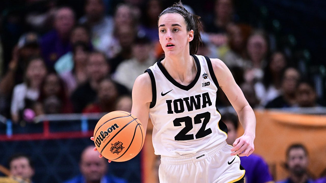 Iowa women's basketball: How far can Caitlin Clark carry the Hawkeyes?