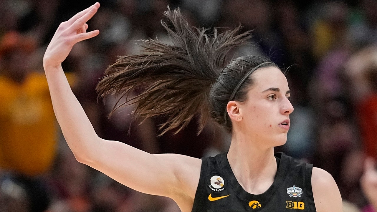Iowa coach gives oneword piece of advice on how to guard Caitlin Clark