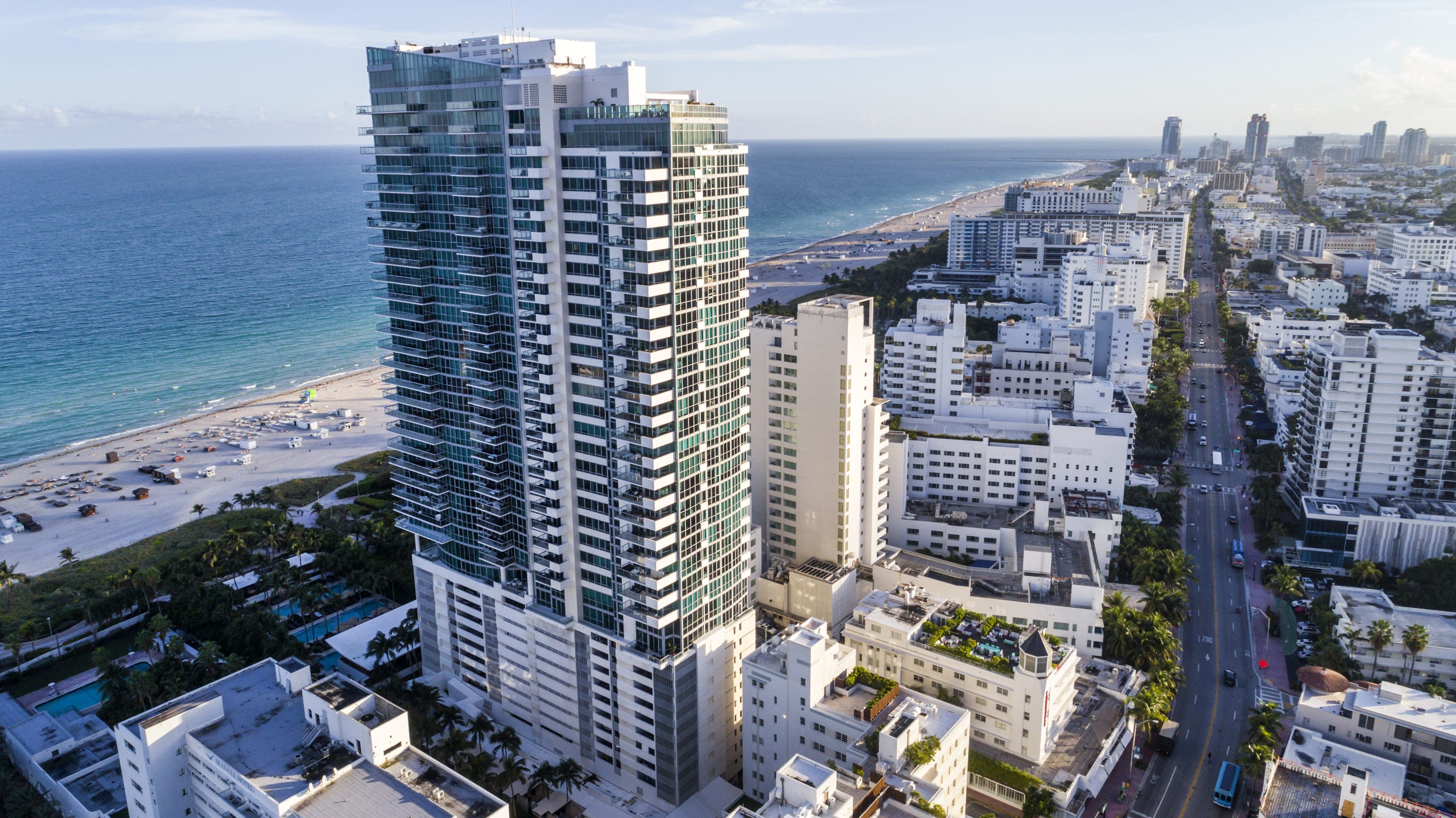 News :Los Angeles music mogul linked to Miami Beach hotel death