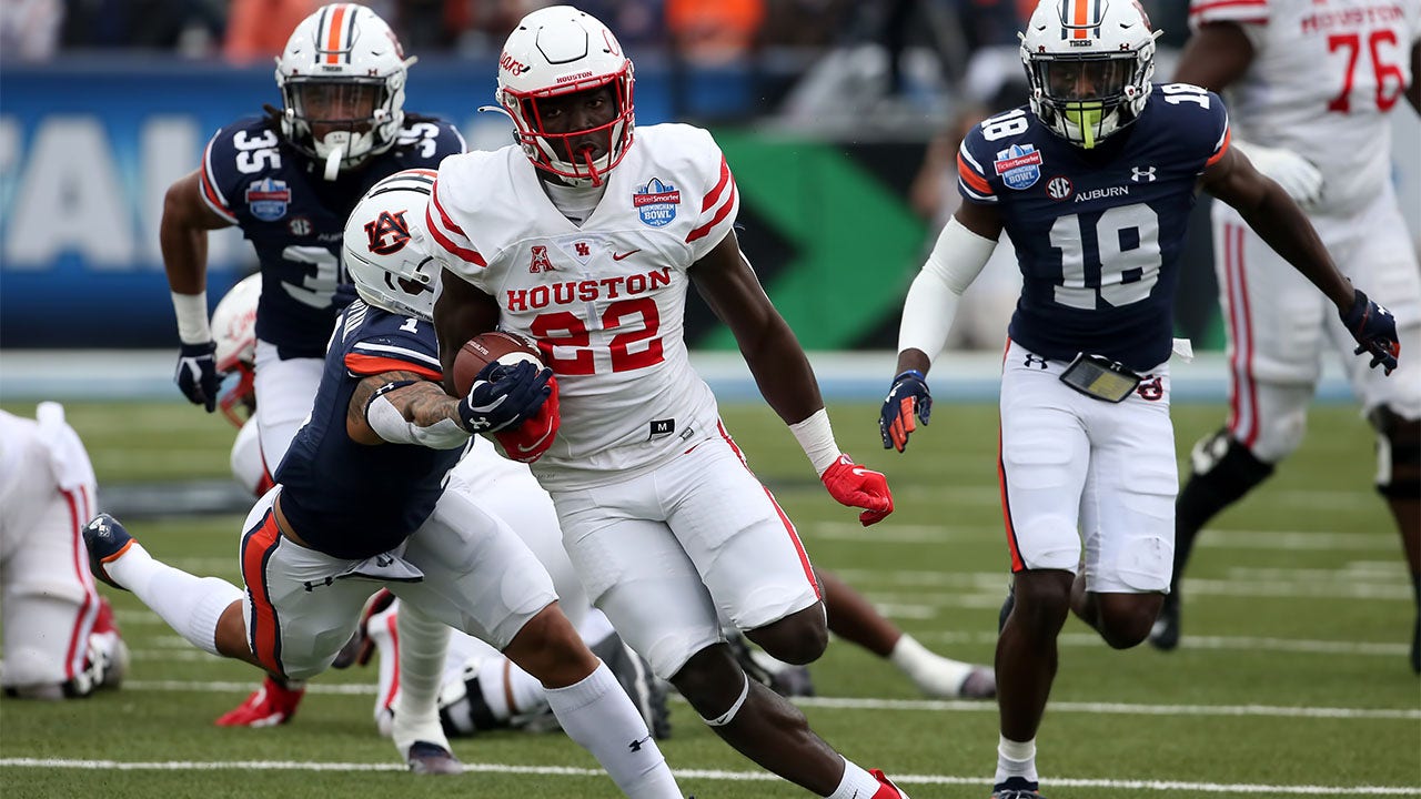 Houston Cougars lose star running back to transfer portal: ‘A sad day’