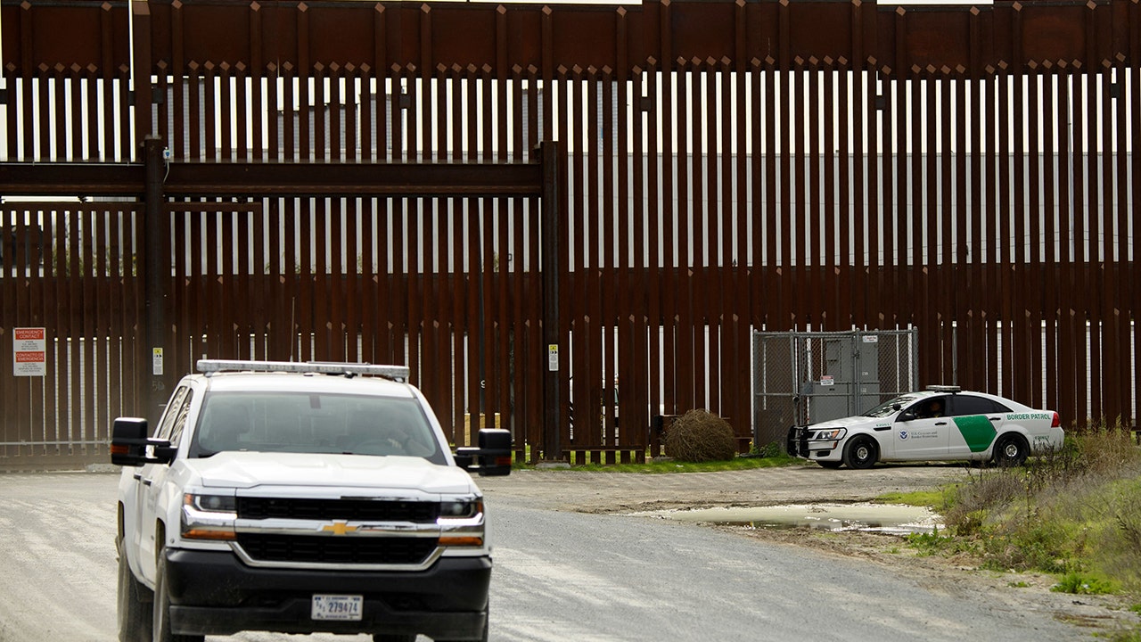 Read more about the article Woman died after fall from California border fence, officials say