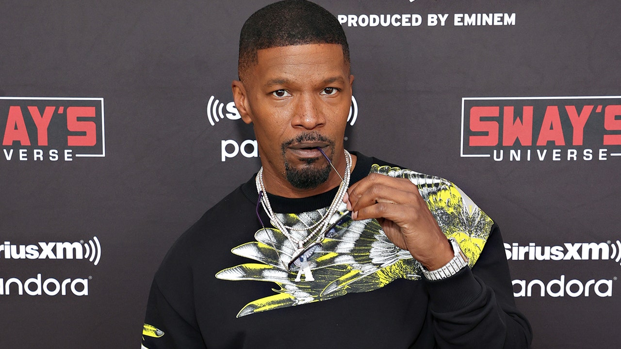 Jamie Foxx Is Awake And Alert Following Medical Complication Nick Cannon Fox News 