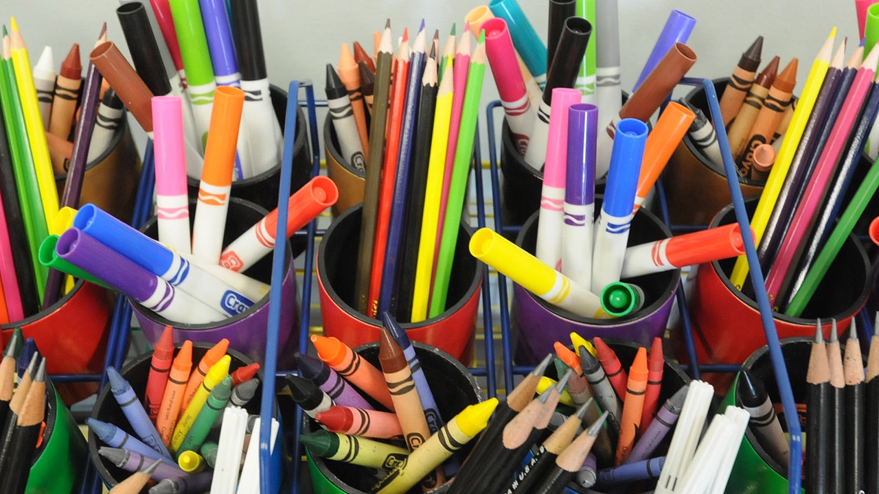 Iowa man hoping to break Guinness World Record for largest pencil collection on Earth