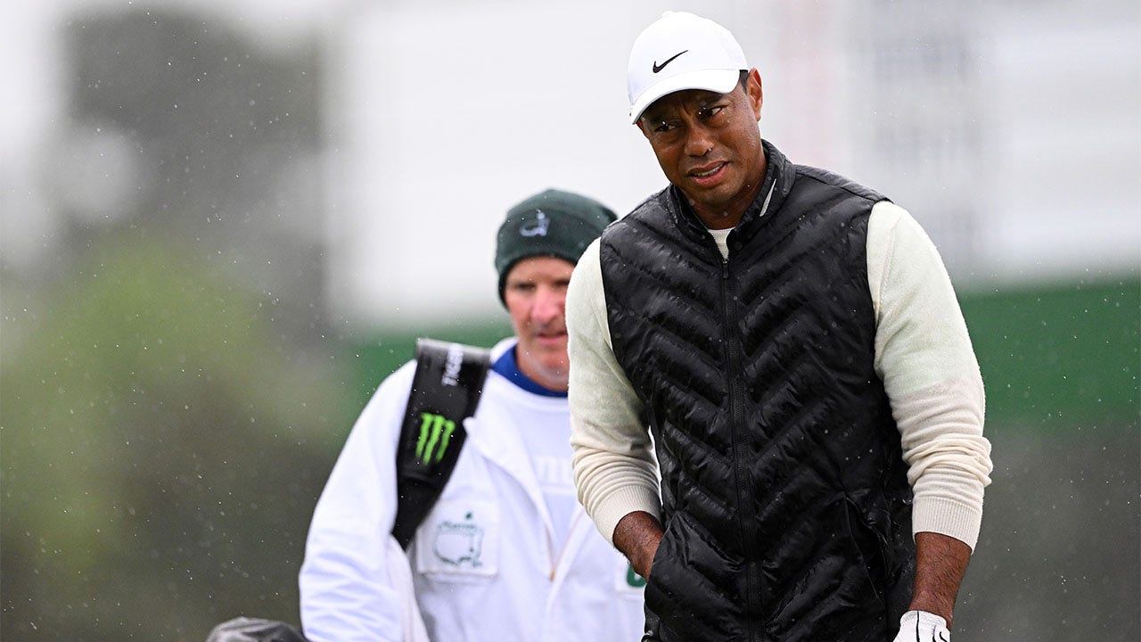 Tiger Woods Ties Record for Consecutive Cuts Made at Masters, Will Play the Weekend