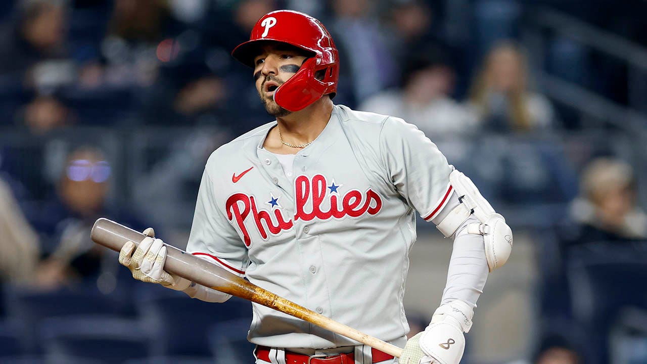 Phillies' JT Realmuto ejected from spring training game in bizarre