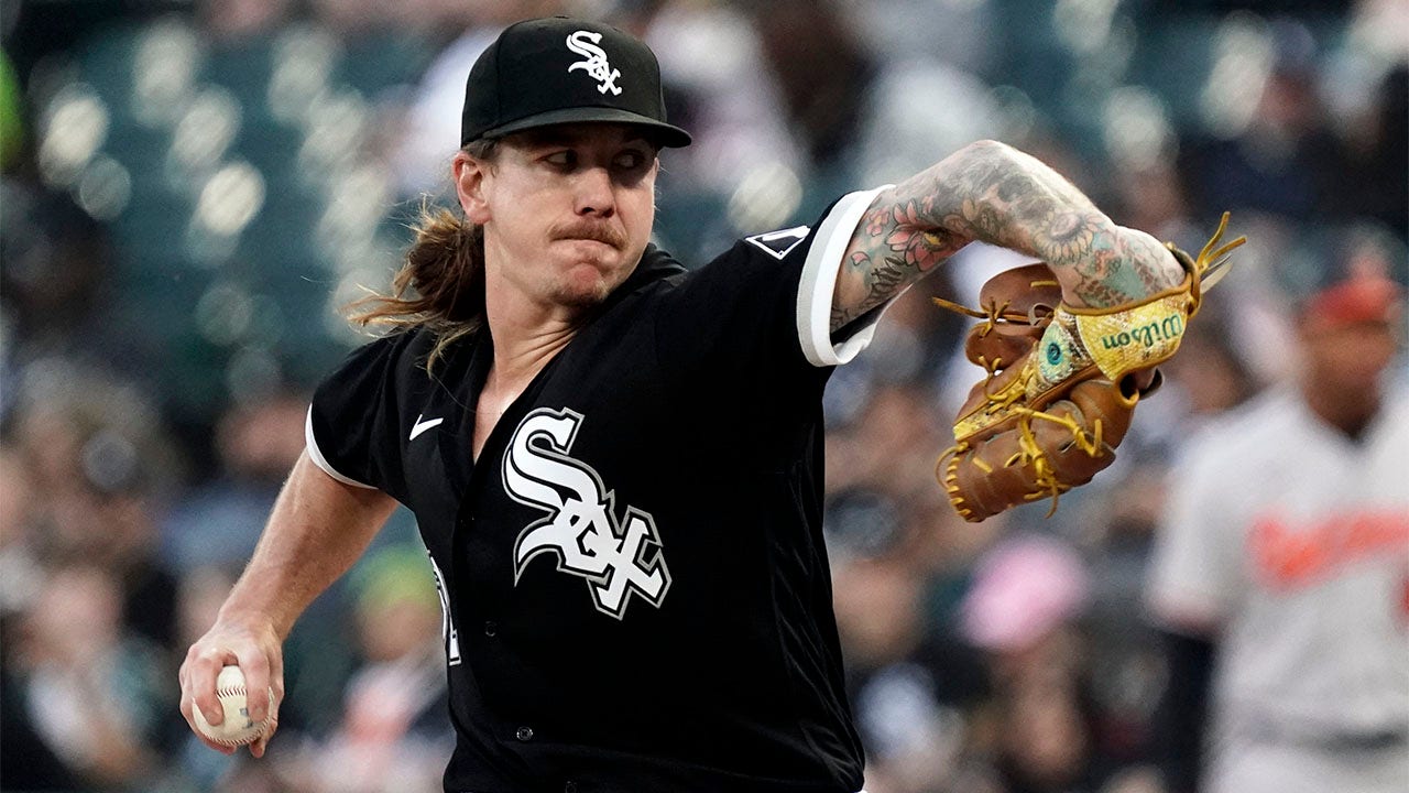 White Sox’s Mike Clevinger questioned about walkout track ahead of residence debut