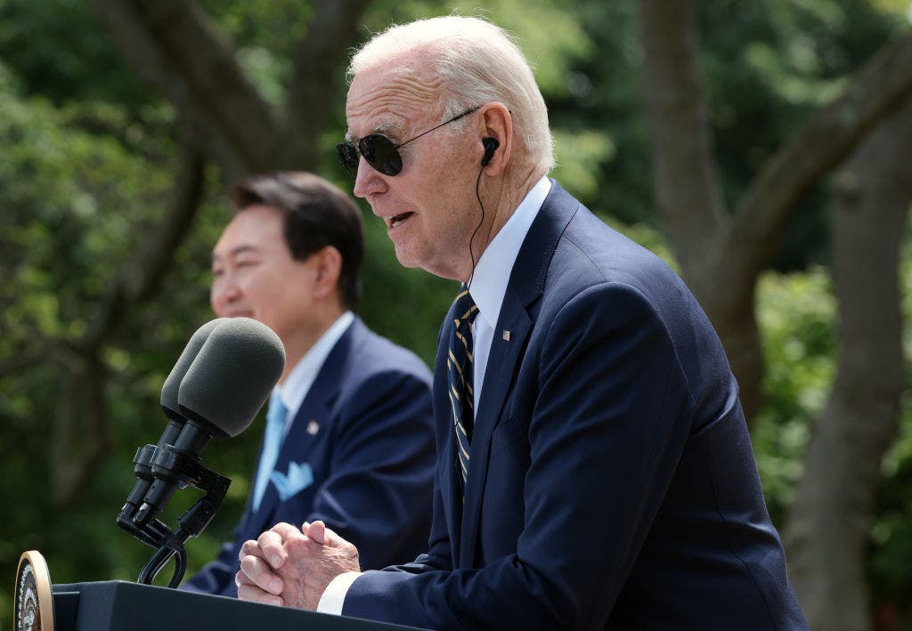 Biden belittled for using ‘cheat sheet’ with reporter’s question pre-written on it: 'It's no surprise'