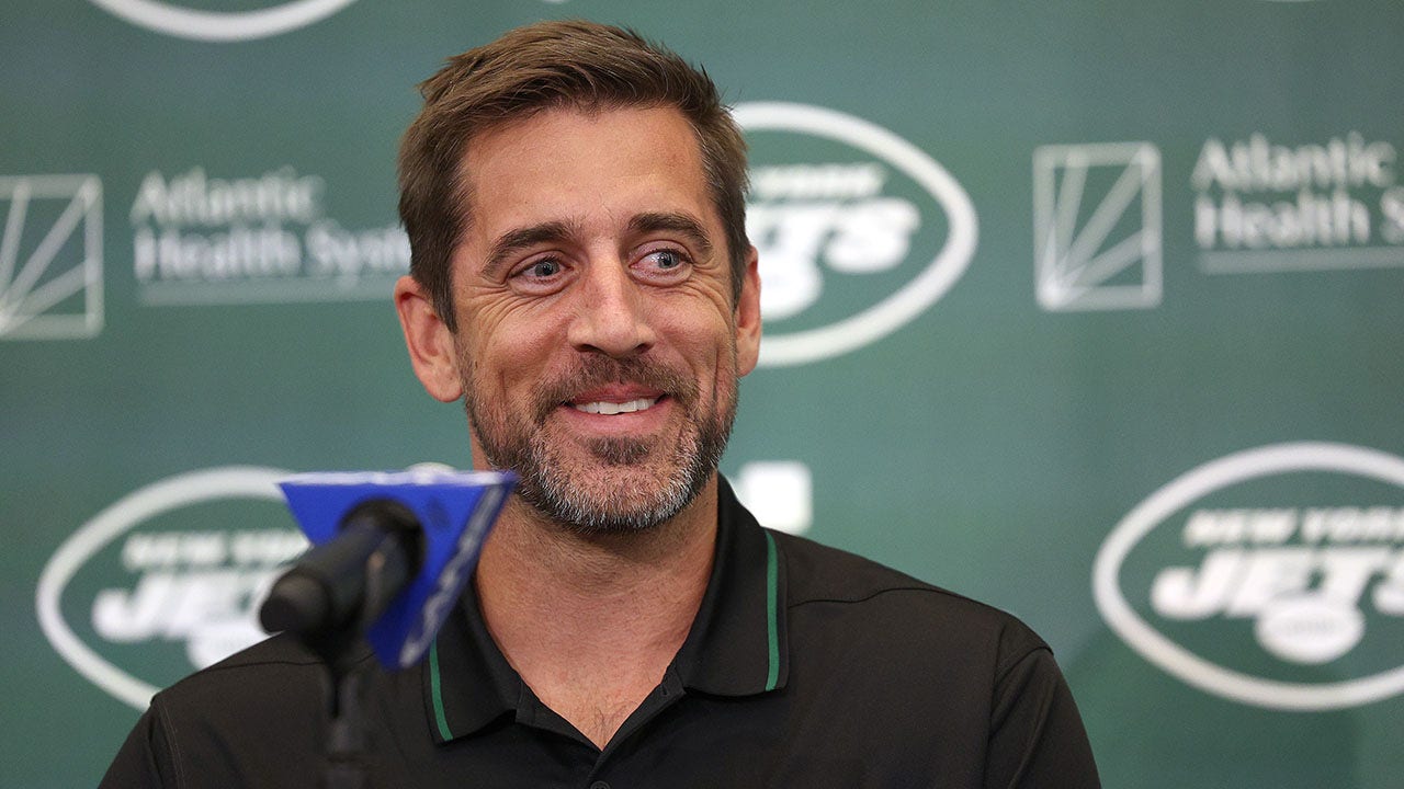 Packers confirm trade details as Jets introduce Aaron Rodgers