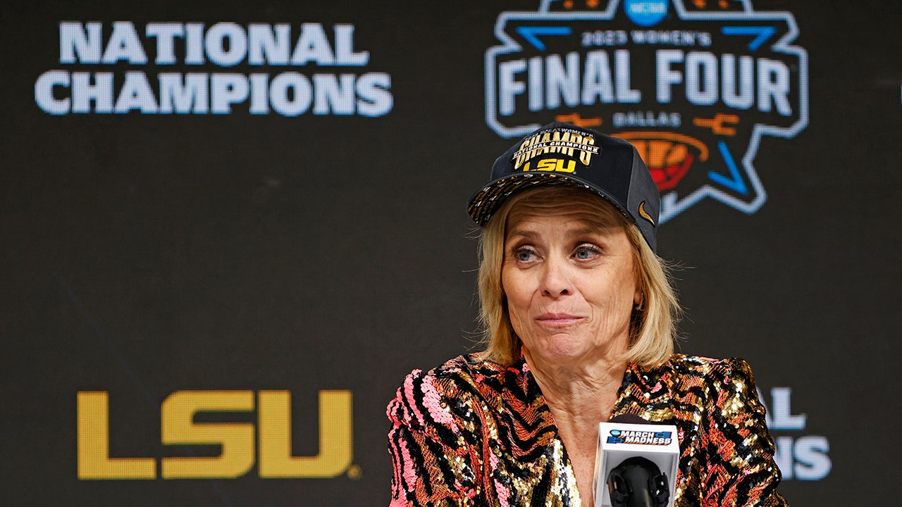 Lsu S Kim Mulkey Brushes Off Criticism Of Angel Reese She S Not Afraid Of Social Media Fox News