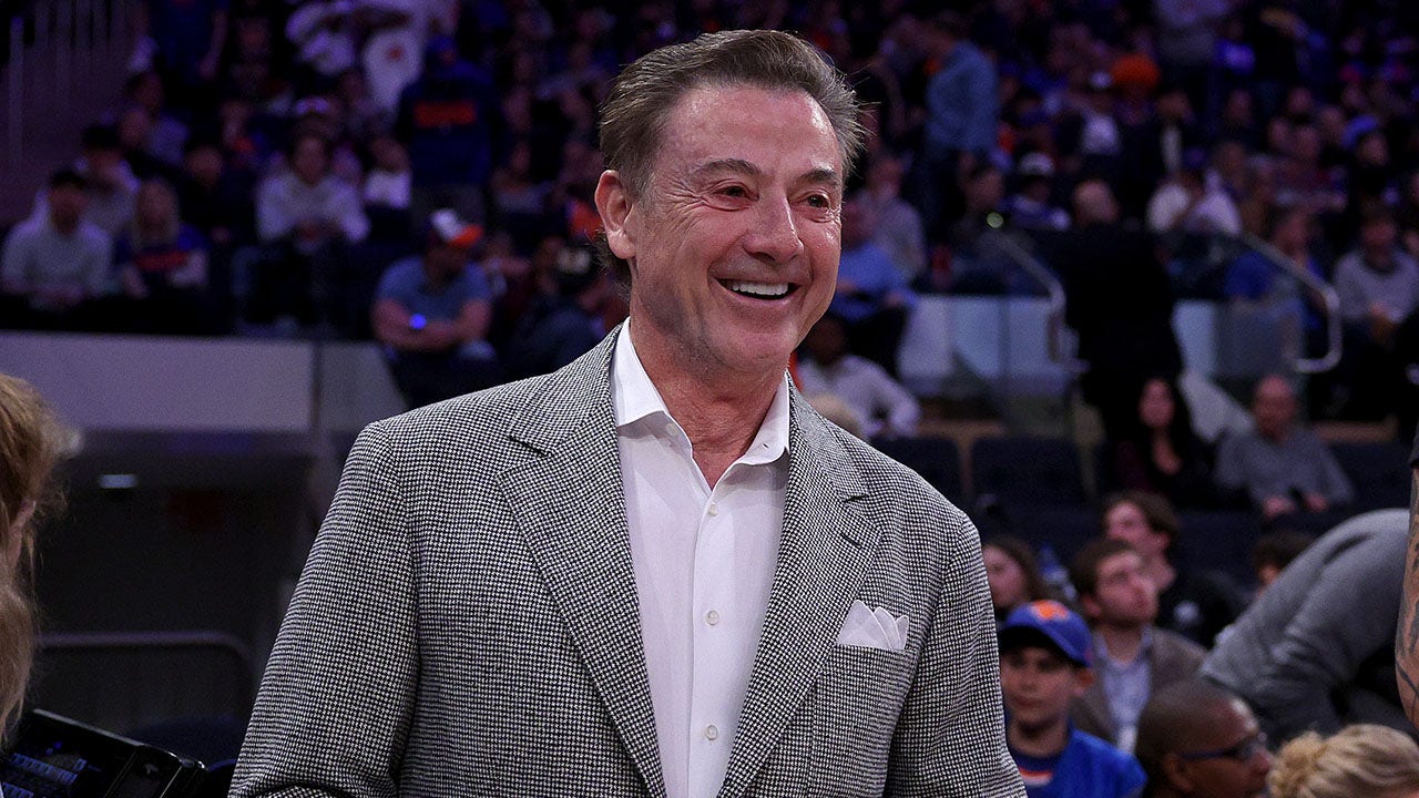Giants’ Tommy DeVito offered courtside St John’s seats at Madison Square Garden by coach Rick Pitino