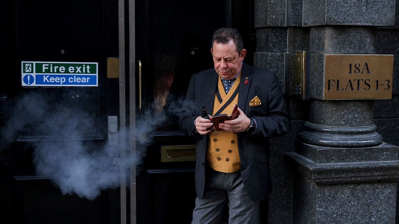 Britain to give cigarette smokers vapes in world’s 1st ‘swap to stop’ scheme
