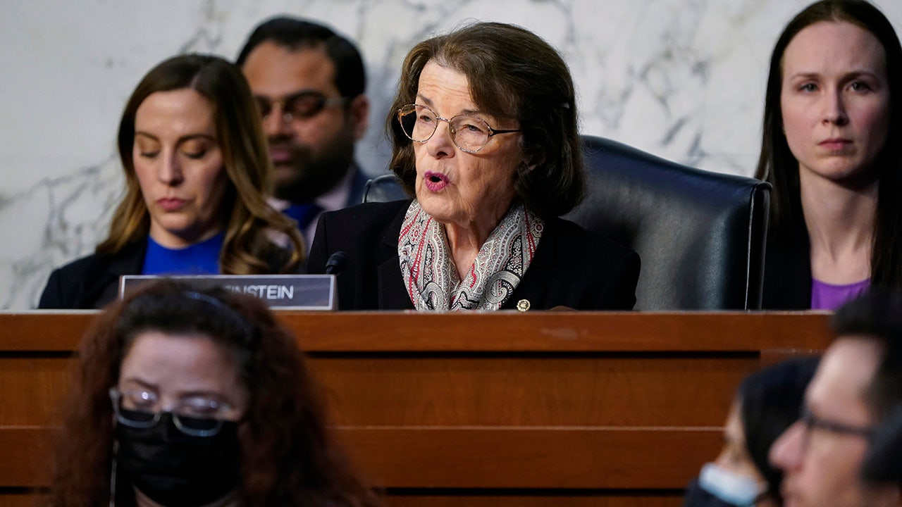 New York Times editorial board calls on Sen. Feinstein to resign: 'Her absence is a failure'