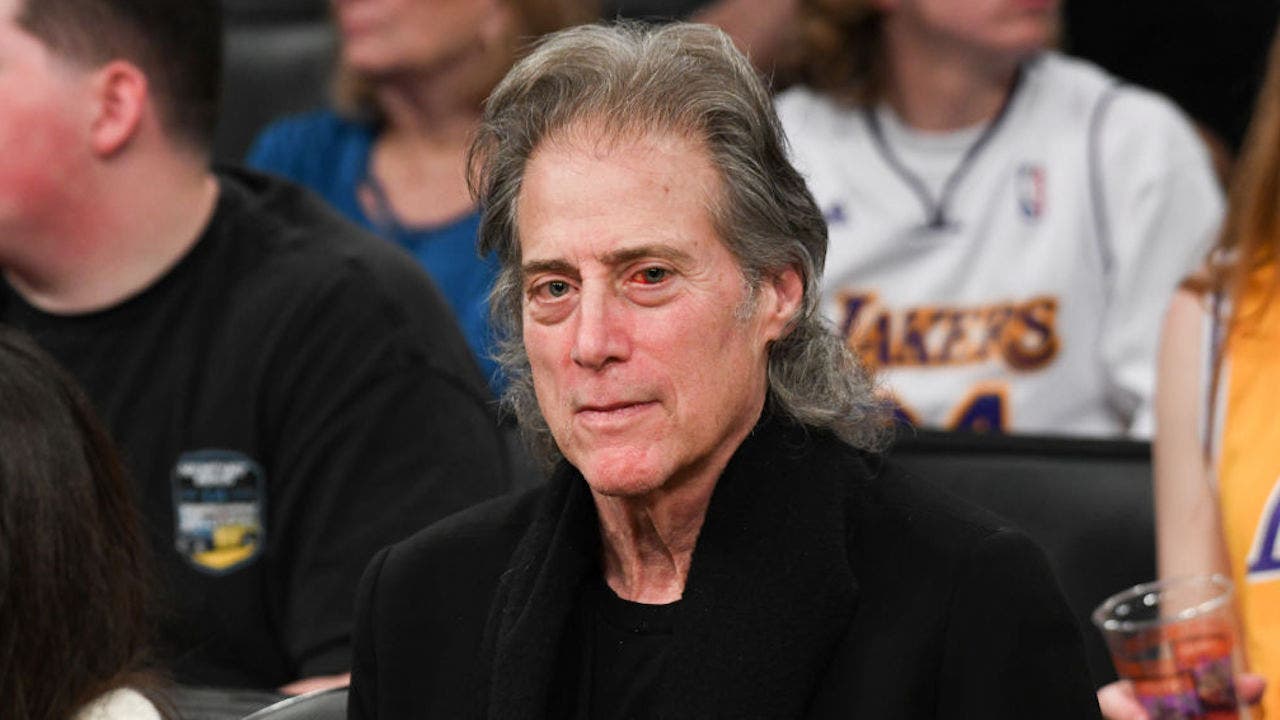 Richard Lewis diagnosed with late-onset Parkinson’s disease: ‘Luckily, I got it late in life’