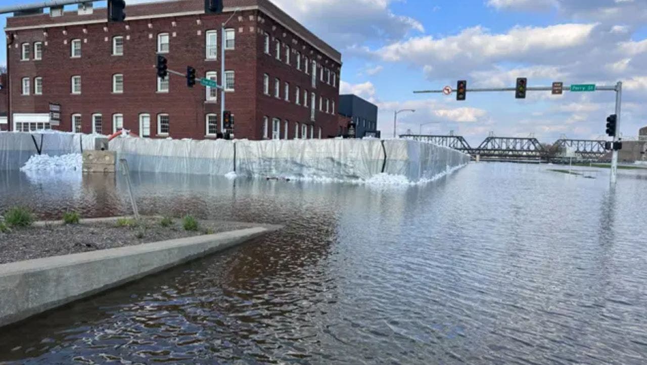 Minnesota braces for flooding on Mississippi, other rivers