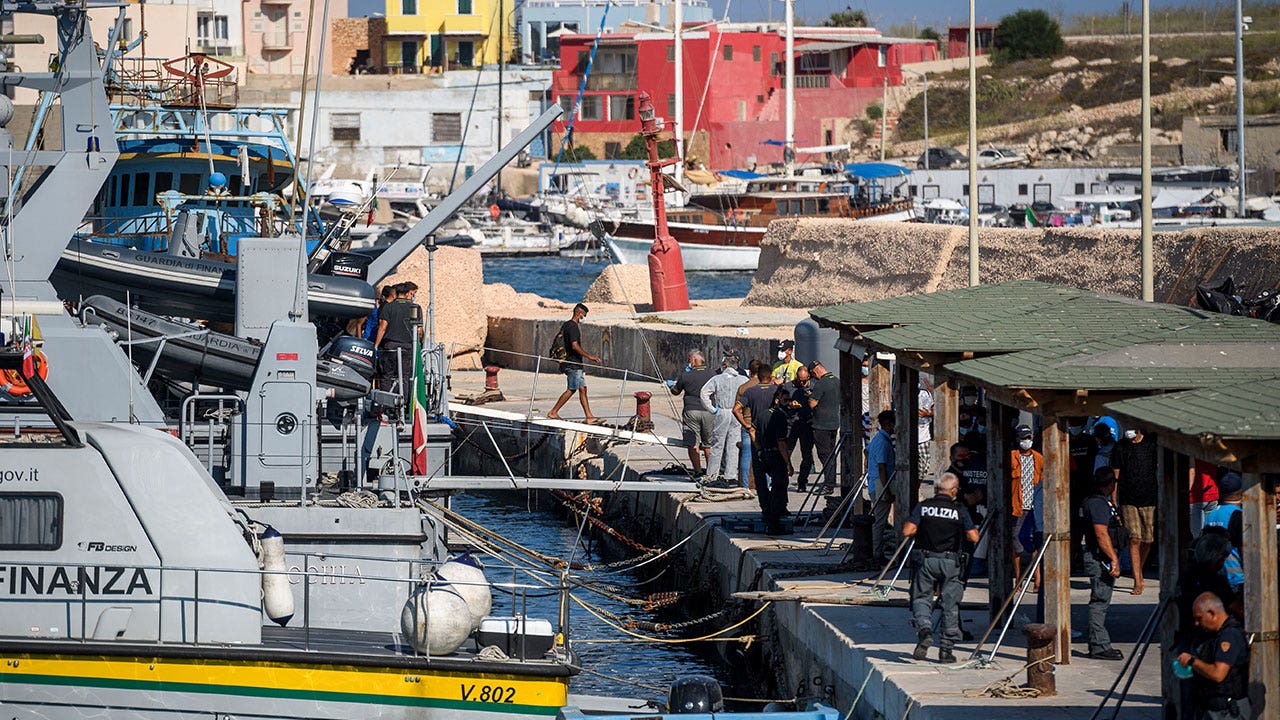Wave of 640 migrants smuggled to tiny Italian island from Tunisia