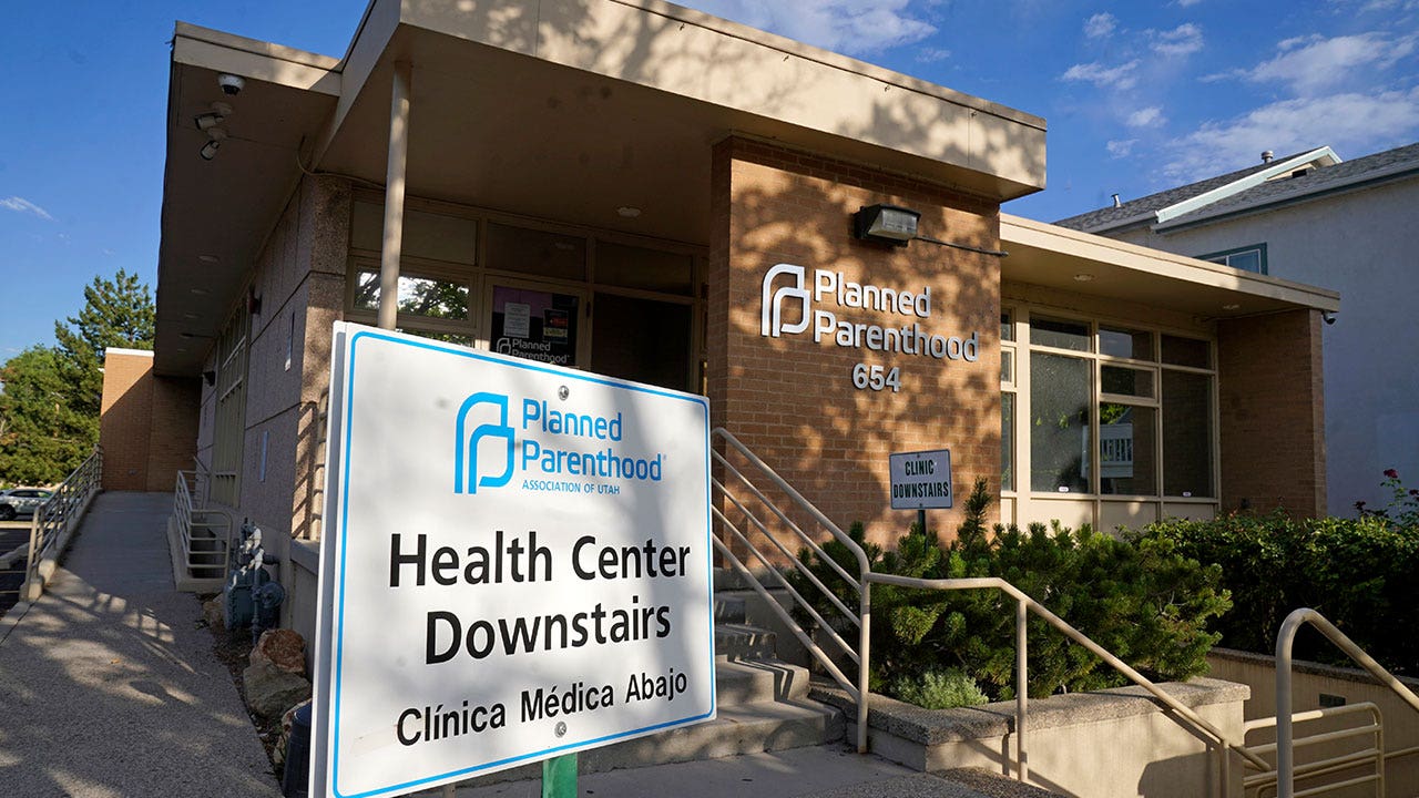 Utah judge considers delaying abortion clinic ban set to take effect next week