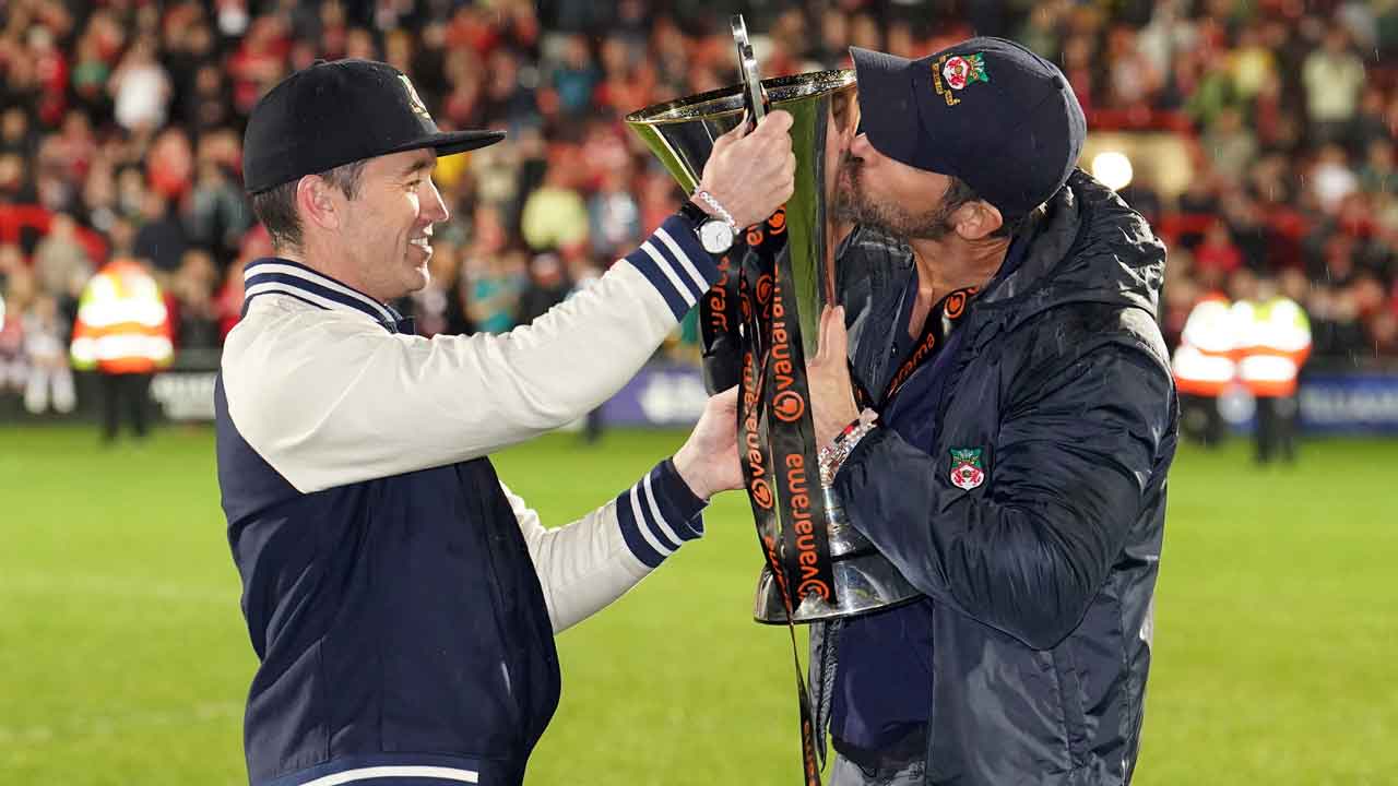Wrexham celebra en Gales: los propietarios Reynolds y McElhenney planean enviar un equipo a Las Vegas para continuar con la celebración