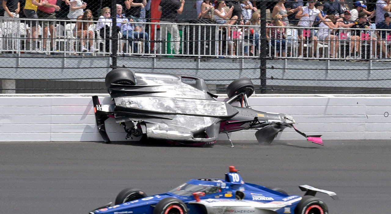 Penske Entertainment reemplaza el vehículo de un aficionado dañado con un neumático volador en Indy 500