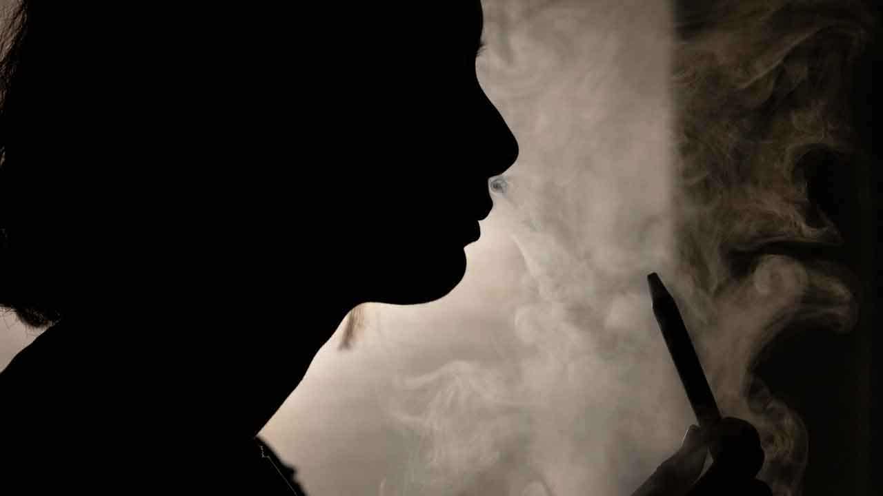Australia taking more steps to crack down on smoking, vaping