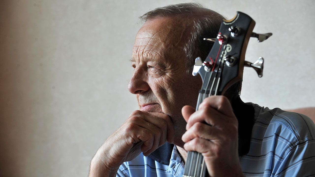 Chas Newby, former Beatles bassist, dies at 81
