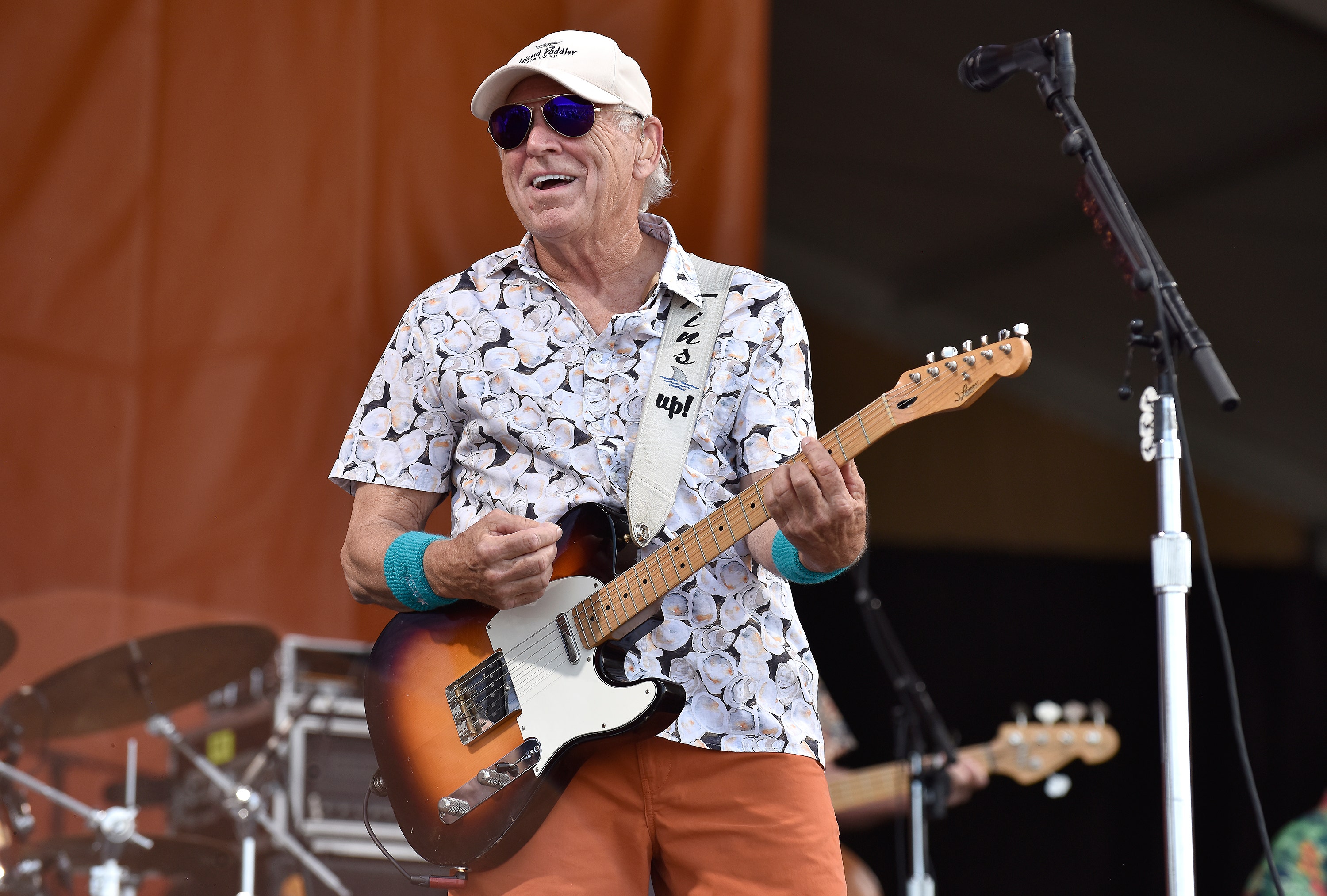 Jimmy Buffet cancels a show and says 'growing old is not for sissies.' (Tim Mosenfelder)