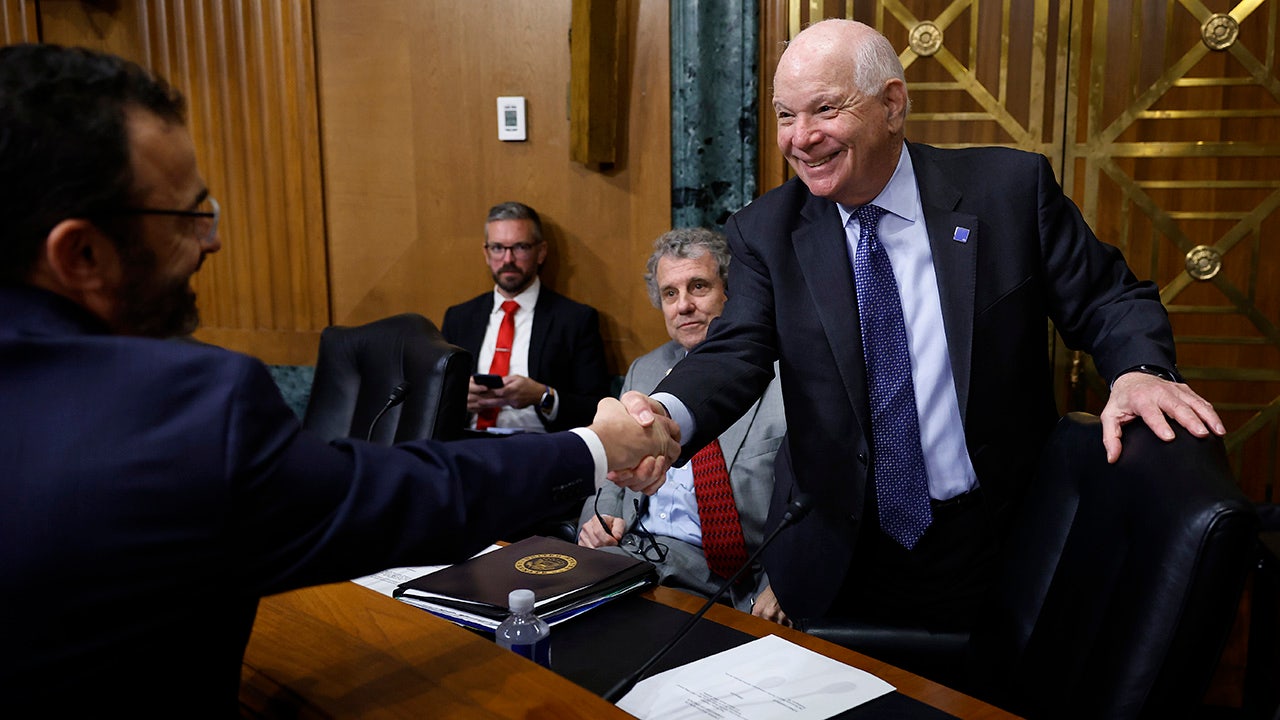 Longtime Senate Democrat Ben Cardin Won't Seek Reelection | Fox News