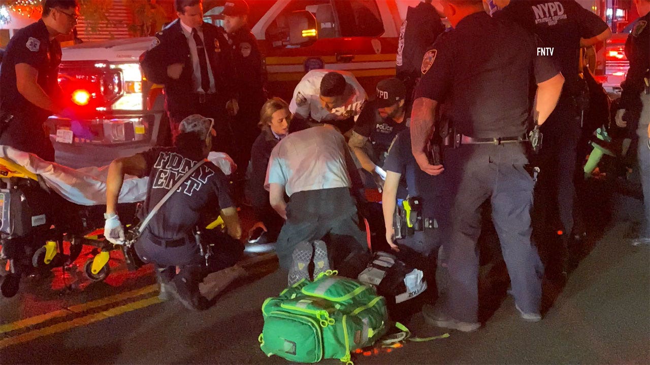 NYC Officers Struck 1 