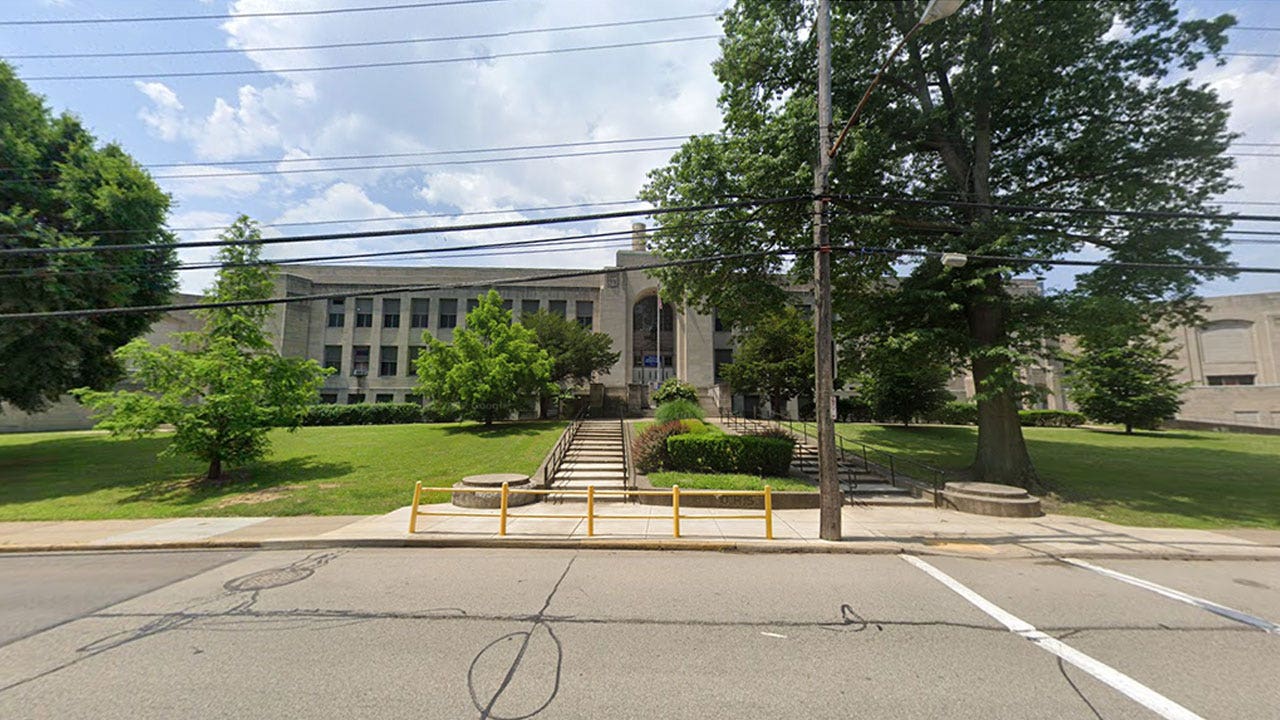 Student shot, killed outside school in Pittsburgh