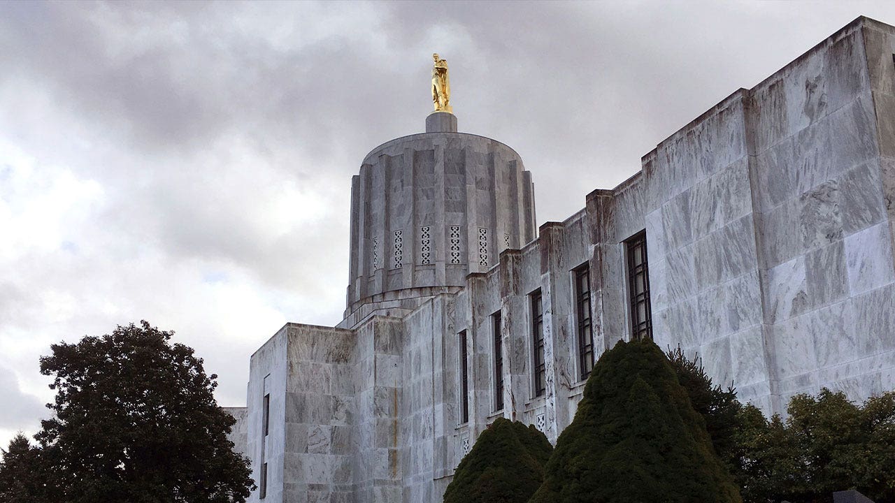 Oregon Dems advance sweeping bill aimed at protecting abortion, gender surgery