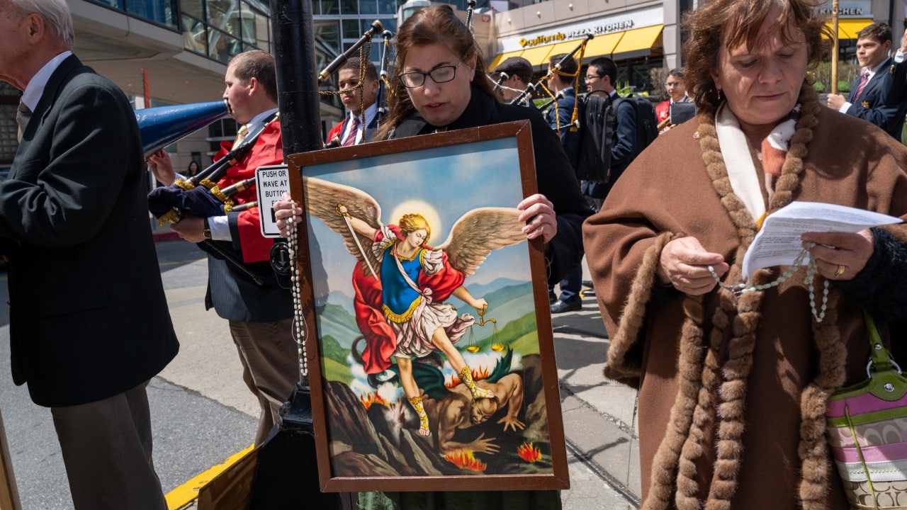 Christian evangelists at Boston's SatanCon claim about 100 people