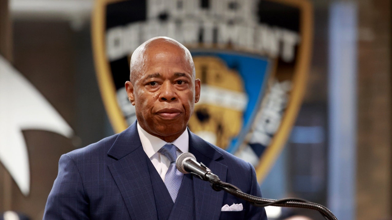 Read more about the article NYC Mayor Eric Adams doubles down on call for changes to city’s ‘sanctuary’ status