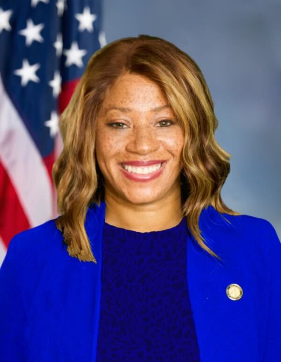 Mesha Mainor headshot