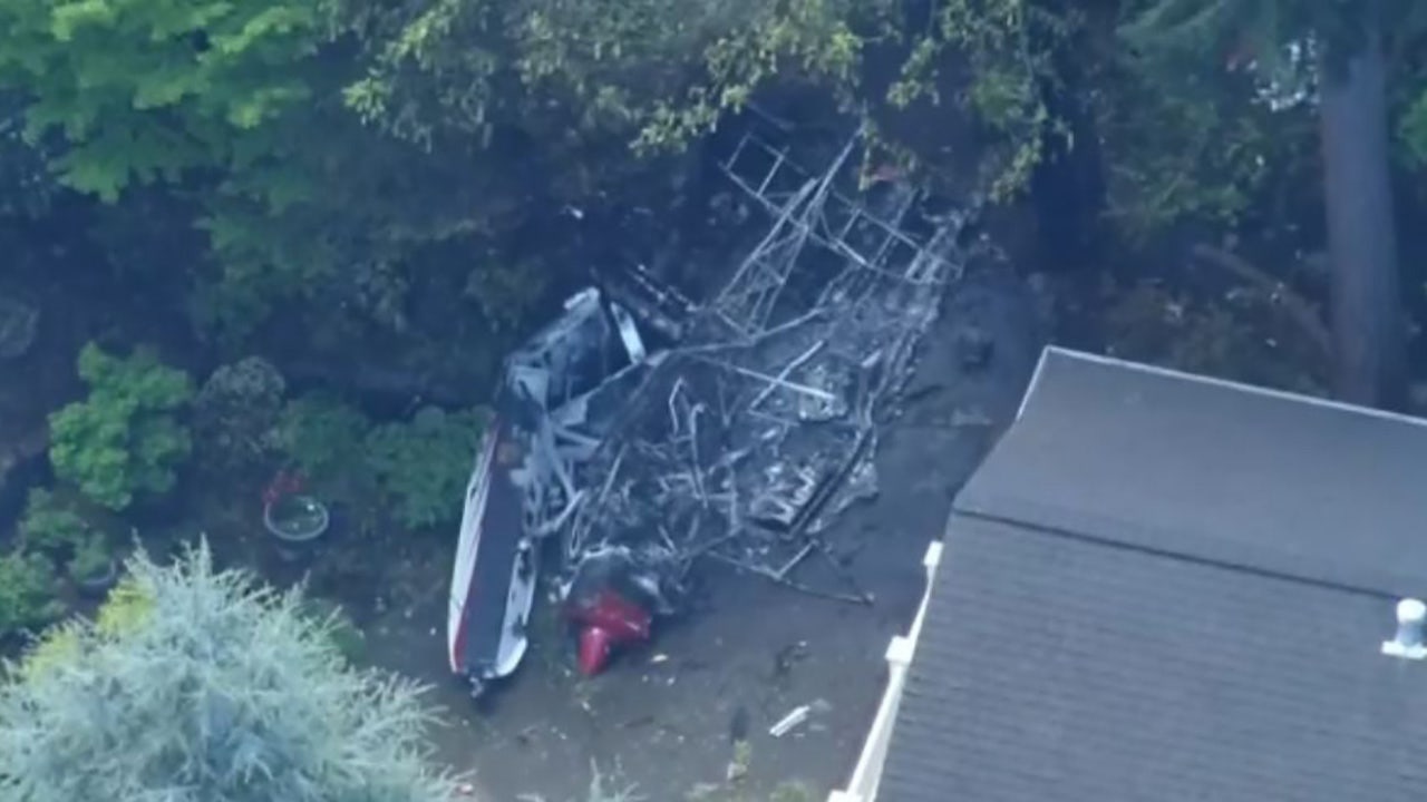 2 injured in Washington state after small plane crashes outside home