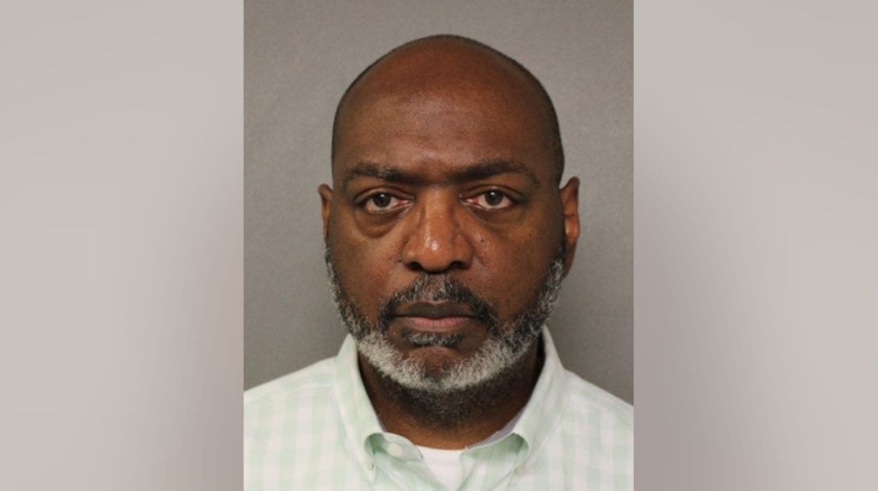 Maryland assistant principal accused of making unwanted sexual contact with male student: police