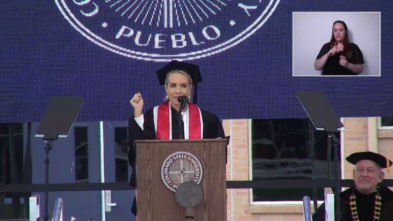 Dana Perino gives commencement address at CSU Pueblo: 'You are American, you are loved'
