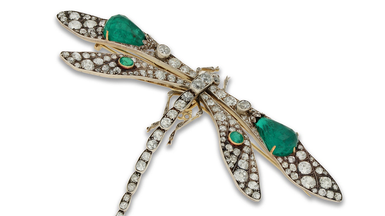 London jeweler selling rare 'dragonfly' brooch worn at three coronations: Price tag is almost $438K