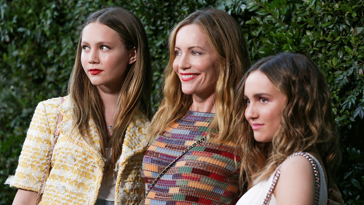 Leslie Mann with her daughters Iris and Maude Apatow 