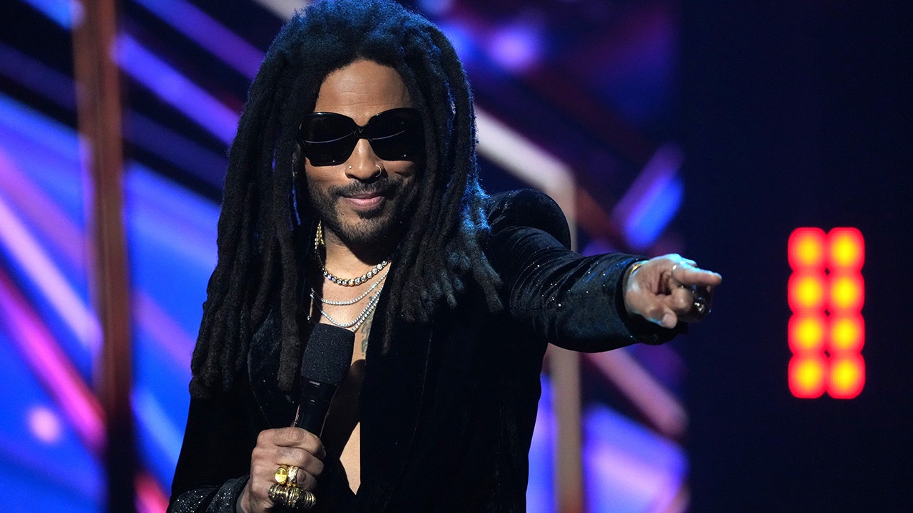 Lenny Kravitz was 'nervous' what mom would think first time he wore women's clothes