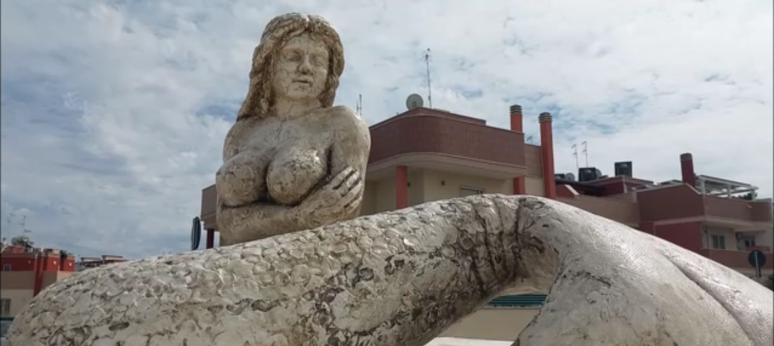 Social media, TV hosts mock curvy mermaid statue controversy: ‘What’s the problem?’