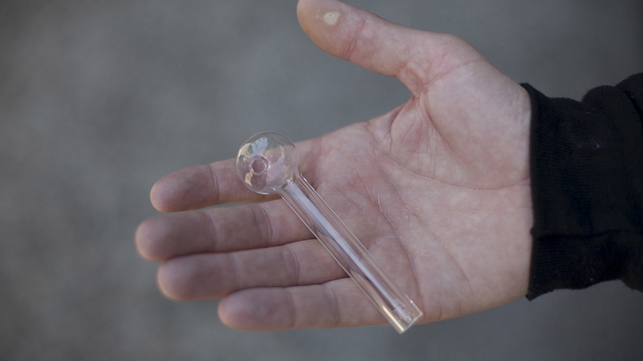 Los Angeles nonprofit handing out clean meth pipes to homeless on Skid Row: report