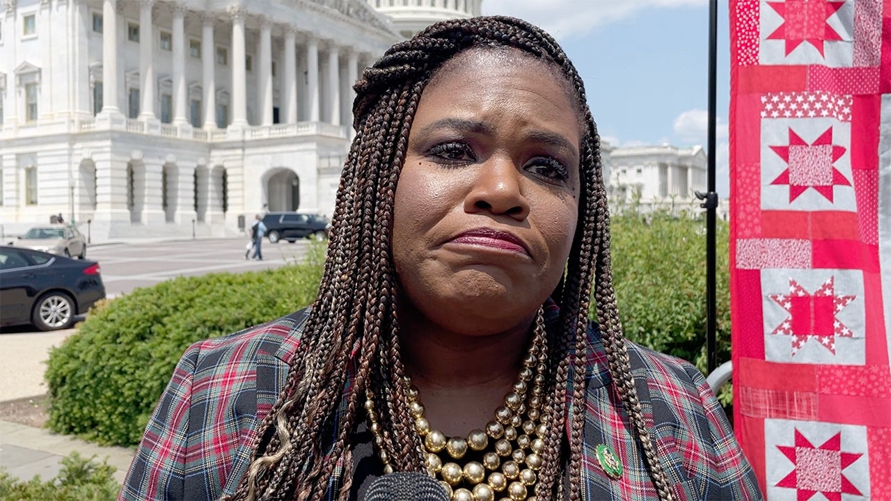 Cori Bush lashes out at Supreme Court justices after student loan decision: ‘Lining their own pockets’