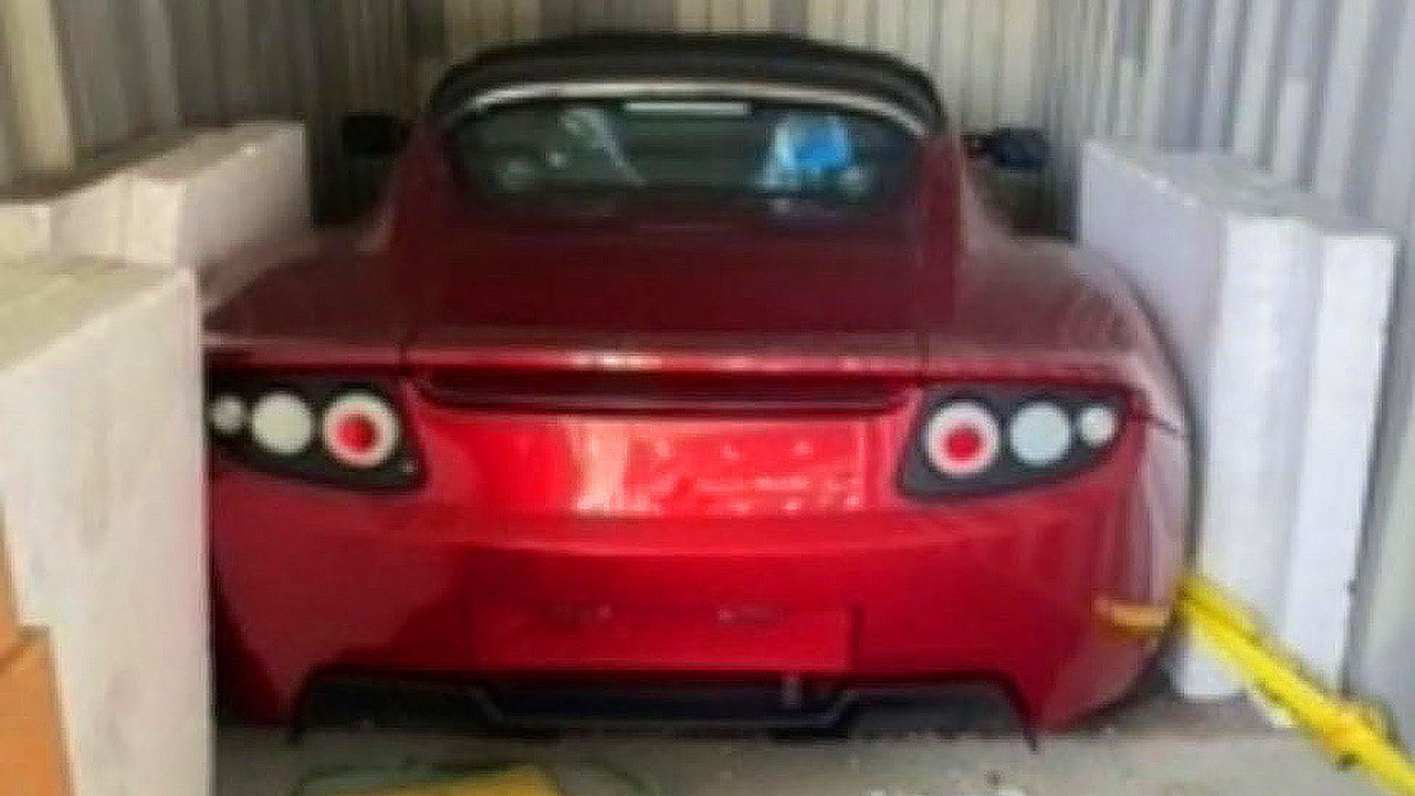 3 brand new 2010 Tesla Roadsters discovered in shipping container in China