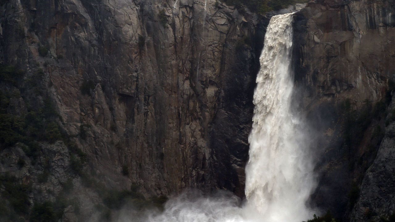 California’s Yosemite National Park to close campgrounds over flood threat