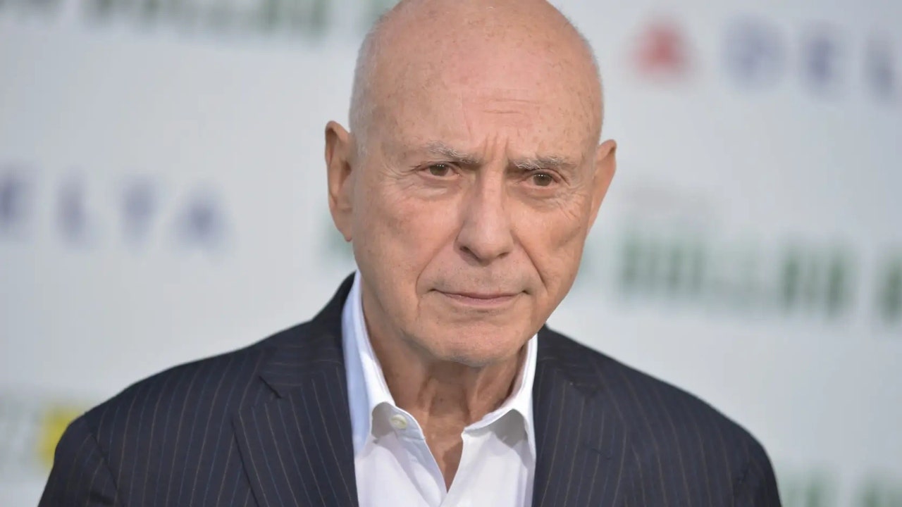 Alan Arkin, 'Little Miss Sunshine' Oscar winner, dead at 89