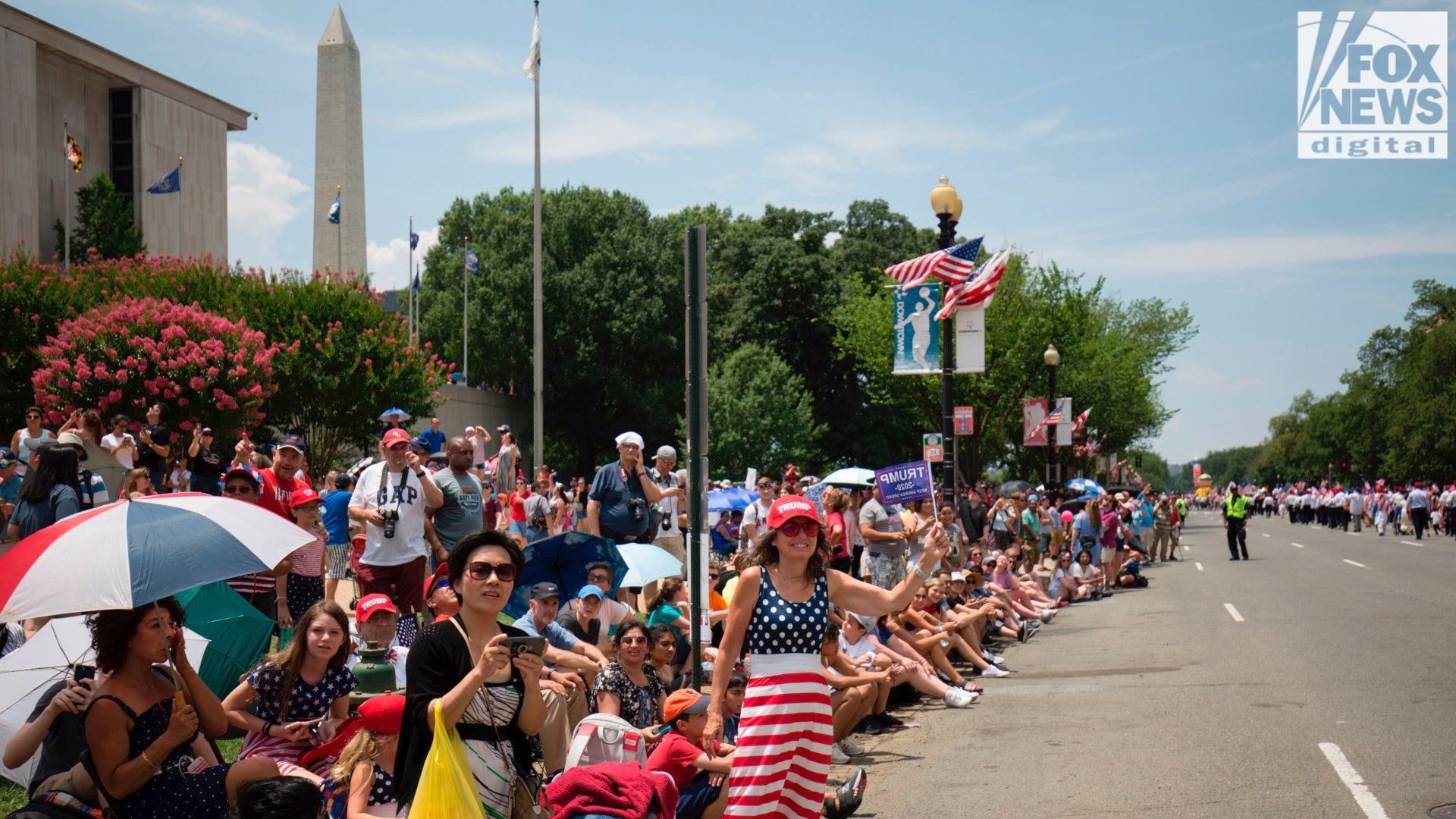 Americans line up for Independence Day parade